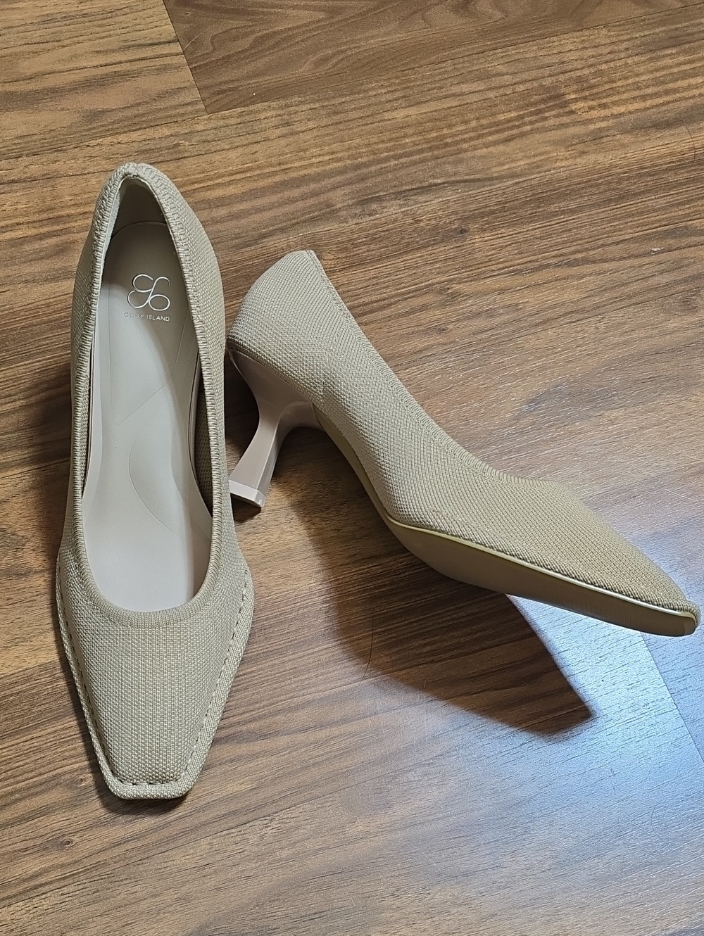 Cosy Island RefinEdge Square Toe Heeled Pump